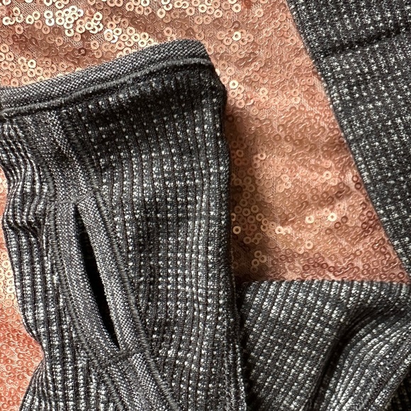 Lululemon Swiftly Wool 1/2 Zip Thermo 4-Way Stretch Shirt Women Sz 4 Black White - Picture 5 of 10